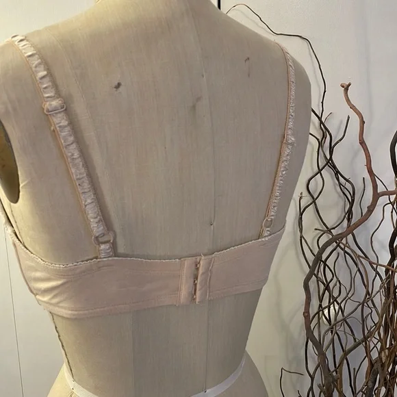 Gilligan & O’Malley Nude nursing bra with lace detail 2XL - Picture 4 of 8